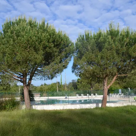 Les Trois Chenes Sainte-Gemme (Charente-Maritime)